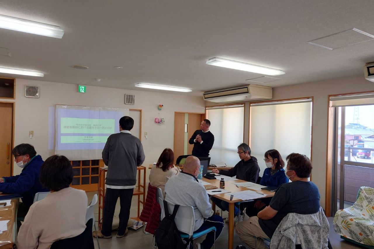 職員研修を実施しました。